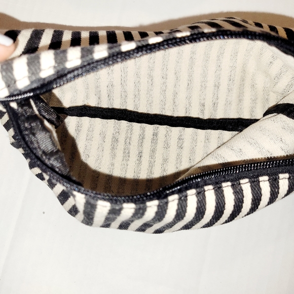 Large White Shoulder Bag - Picture 9 of 14